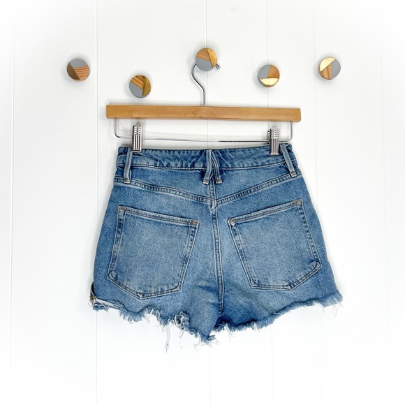 Good American Good Curve Jean Shorts Indigo105 - Picture 3 of 6